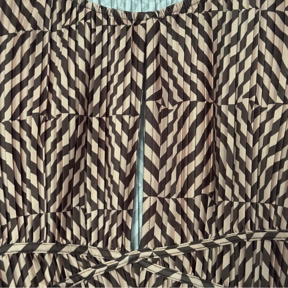 Zara Brown Pleated Mini Dress - Medium - Picture 3 of 7